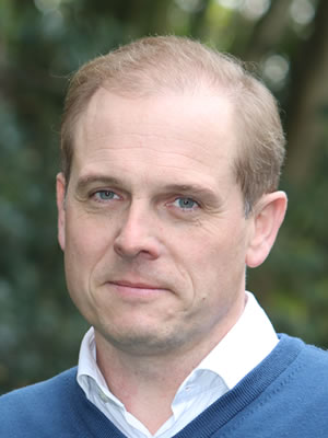 Axel, 44